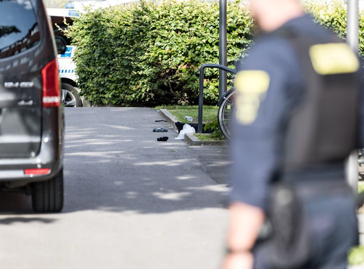 Politi til stede: Mand stukket ned – Ekstra Bladet